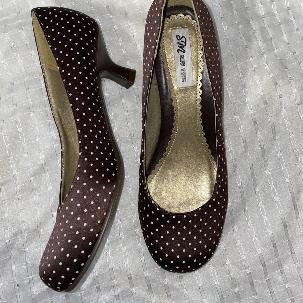 Vintage polka dots short heels